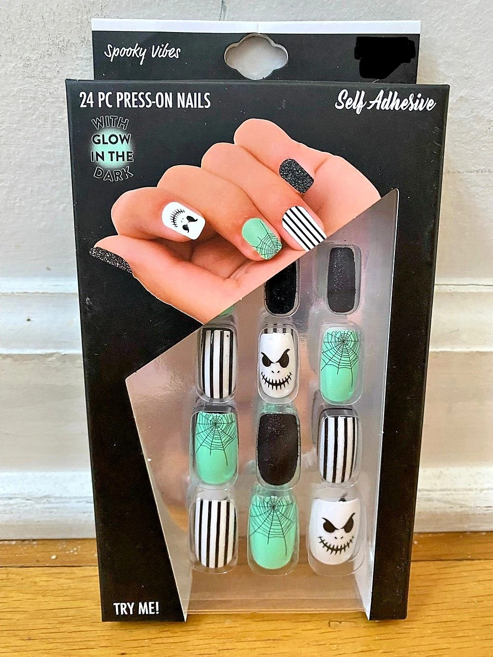 Spooky Jack Skellington Vibes 24 PC Glow in the Dark Press-On Nails